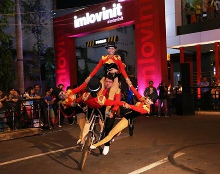 Những niềm vui từ chiến dịch Imlovinit24 của McDonald’s - 8 Đoàn xe mô tô cùng tụ hội về cung đường Drive-thru, khiến bầu không khí thêm phần náo nhiệt