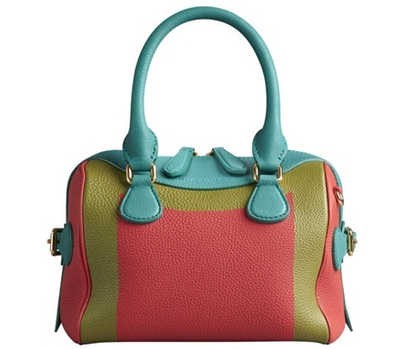 Burberry “The Bee”: Những chú ong cần mẫn - 8 Công ty Thời Trang & Mỹ Phẩm Duy Anh- DAFC là nhà phân phối chính thức
Burberry tại Việt Nam.
