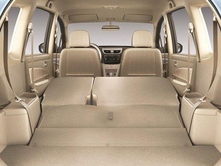 Suzuki Ertiga - Người bạn lý tưởng cho gia đình thành thị - 4 Ngoài ra, Ertiga được trang bị những tiện nghi giải trí cơ bản
nhất dành cho gia đình