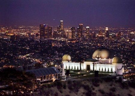 Địa điểm tổ chức sự kiện đặc biệt của Burberry lần này là Đài thiên văn Griffith ở Los Angeles, Mỹ