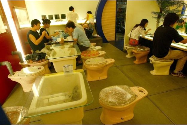 Một nhà hàng ăn uống theo chủ đề nhà vệ sinh tại Đài Loan