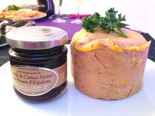 Mứt anh đào trộn ớt Espellette, dùng với gan ngỗng béo Gascogne