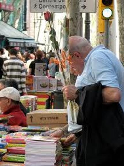 7 địa danh lãng mạn nhất thế giới dành cho ngày Lễ tình yêu - 4 Ở Barcelona, đến người già cũng vẫn lãng mạn với tình yêu.