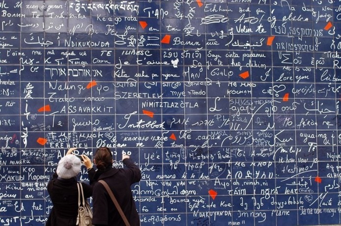 Tan chảy con tim trước bức tường "I love you" ở Paris - 1 Hà Anh