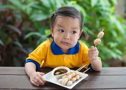 Dinh dưỡng cho con - có thể mẹ chưa biết! - 2 2/3 trẻ em Việt Nam không đạt chế độ dinh dưỡng khuyến nghị.