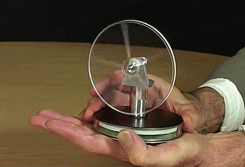 21.  Quần áo nói không với vết bẩn