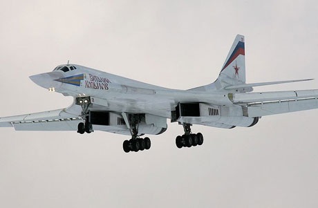 Máy bay Tu-160 của Nga "vượt mặt" máy bay ném bom Mỹ - 1 Tu-160, chiếc máy bay mang tên lửa nhanh nhất thế kỷ 21, là niềm tự hào của Không quân Nga.