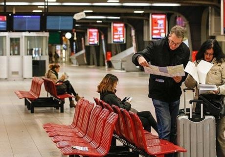 Bỉ hủy hàng trăm chuyến bay trong ngày tổng đình công - 2 Các tuyến xe lửa của hệ thống Eurostar bị ngừng hoạt động.
