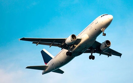 Máy bay quân sự Nga suýt đâm máy bay chở khách