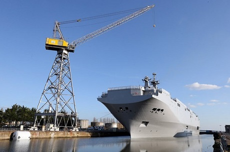 Nga đòi Pháp giải thích chính thức việc chưa giao tàu chiến Mistral - 1 Tàu sân bay trực thăng lớp Mistral Vladivostok trong một lần chạy thử. (Ảnh: