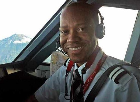 Cơ phó người Pháp Rémi-Emmanuel Plesel đã lái máy bay QZ8501 trước khi nó rơi xuống biển. 