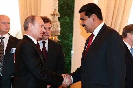 Nga đang tăng cường quan hệ với những đồng minh nào? - 3 Tổng
thống Venezuela Nicolás Maduro (phải) và Tổng thống Nga Putin (trái). (Ảnh: