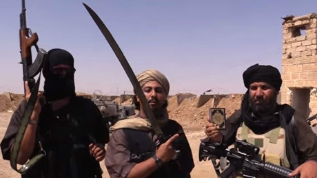 Các chiến binh IS tại vùng biên giới Syria và Iraq. (Ảnh: