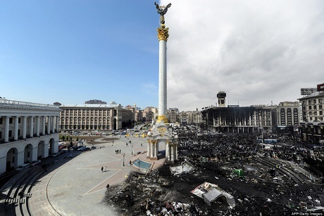 Cựu Thủ tướng Ukraine không loại trừ khả năng đảo chính - 1 Quảng trường Maidan, Kiev trước và sau cuộc biểu tình dẫn đến đảo chính t