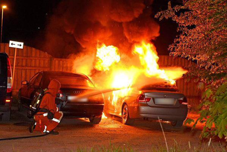 Xe cảnh sát được điều động đến hiện trường. (Ảnh: