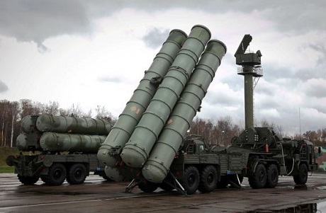 Nga cân nhắc cung cấp tên lửa S-400 cho Iran - 1 Hệ thống tên lửa phòng không S-400 tối tân của Nga (Ảnh: