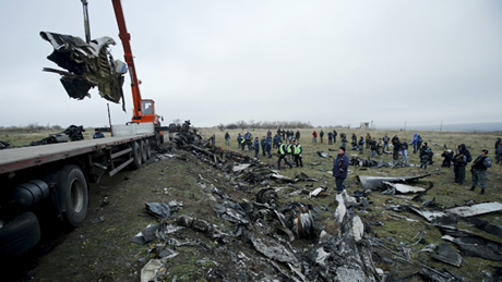Hiện trường nơi MH17 rơi tại đông Ukraine. (Ảnh: