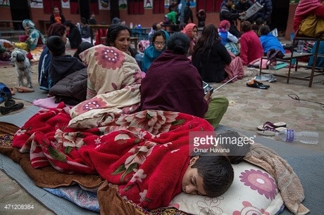 Nepal: Người dân đổ ra đường sau động đất, biến thủ đô thành khu trại lều - 3 BBC