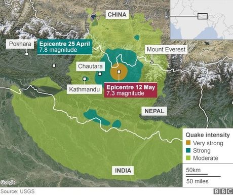 Người dân Nepal đổ xô ra đường sau trận động đất 7,3 độ richter - 1 Người dân Nepal đổ xô ra đường sau trận động đất 7,3 độ richter
