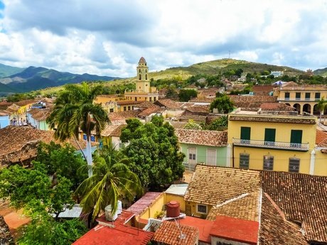 Sắc màu Cuba ấn tượng với du khách - 7 Cuba tuyệt đẹp lúc hoàng hôn. Ảnh chụp tại đường đê ven biển tại Malecon, thủ đô Havana.