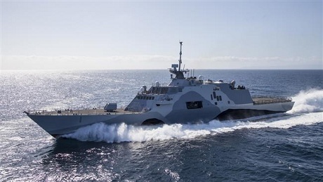 4 tàu chiến Mỹ tại Singapore sẽ mở rộng phạm vi tác chiến vào năm 2018 - 1 USS Freedom - Con tàu tác chiến cận bờ Mỹ đầu tiên cập cảng Singapore. (Ảnh: