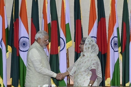 Thủ tướng Modi và người đồng cấp Sheikh Hasina. (Ảnh: