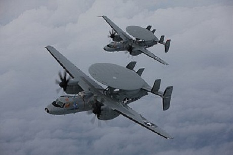 Mỹ bán cho Nhật Bản máy bay cảnh báo sớm - 1 Máy bay E-2D Advanced Hawkeye (Ảnh: