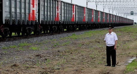 Chuyến tàu chở hàng đầu tiên nối liền Tân Cương với Mátxcơva. (Ảnh: