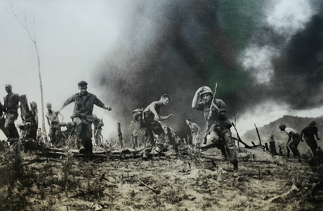 Hòa thượng Thích Quảng Đức tự thiêu tại Sài Gòn.