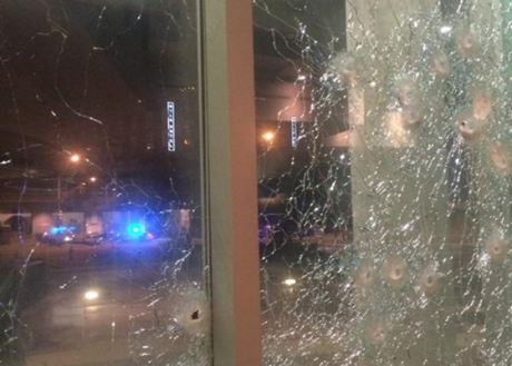 Hiện trường vụ đọ súng tại sở cảnh sát Dallas. (Ảnh: