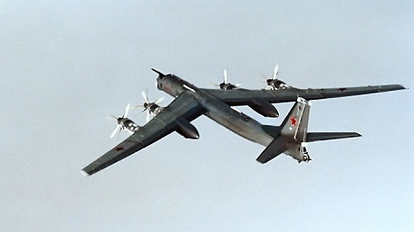 Oanh tạc cơ hiện đại Tu-95 của Nga nổ tung khi huấn luyện - 1 Một máy bay ném bom chiến lược Tu-95 của Nga. (Ảnh: