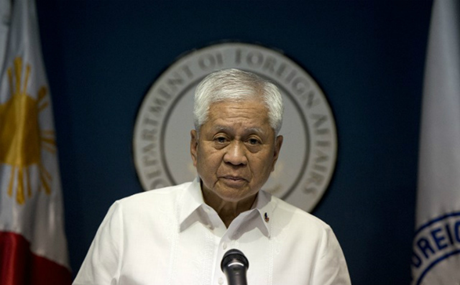 Ngoại trưởng Philippines Albert del Rosario. (Ảnh: