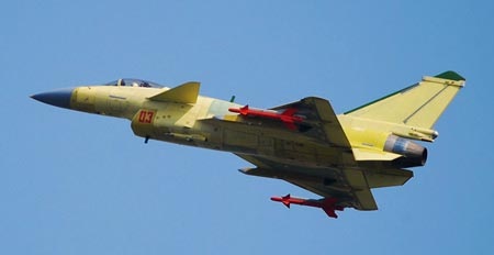 Động cơ Nga mở đường cho máy bay J-10B Trung Quốc “xuất ngoại” - 1 Một máy bay chiến đấu J-10B của Trung Quốc trong chuyến bay thử. (Ảnh: