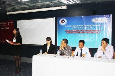 Đại diện AMA và nhà xuất bản Cengage Learning tham dự chương trình.