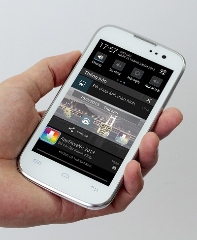 Q-Smart S32: Android 4.1 Jelly Bean - Màn hình 4.5 inches - 2 Giao diện Notification chi tiết và trực quan hơn.
