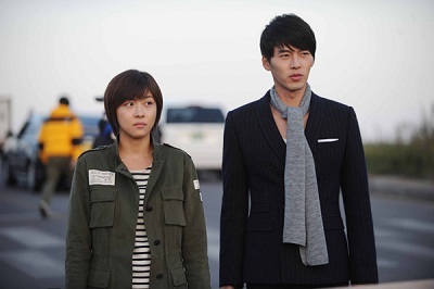 Phim truyện đặc sắc tháng 4 trên VCTV1 - 3 Hyun Bin và Ha Ji Won trở thành cặp đôi đẹp.