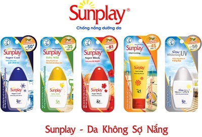 Minh Hằng tự tin thách thức ngày nắng rực - 7 Dòng Sunplay Skin Aqua