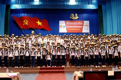 Công ty 4 Oranges trao 400 suất học bổng cho học sinh nghèo hiếu học tỉnh Long An - 3 Ông Đỗ Hữu Lâm - Chủ tịch UBND t