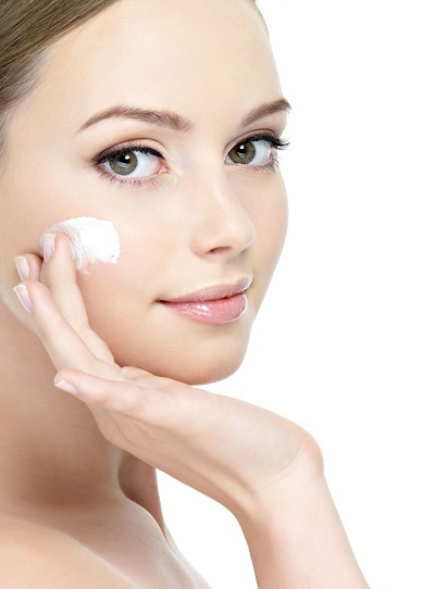Dưỡng trắng chống lão hóa với Collagen và sữa ong chúa - 1 Hỗn hợp dưỡng trắng da chống lão hoá ngày và đêm