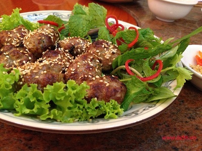 Thịt dê - món ăn được yêu thích của phái mạnh - 2 Dê cuốn mỡ chài nướng – món ngon đặc biệt của Quán Dê 98.