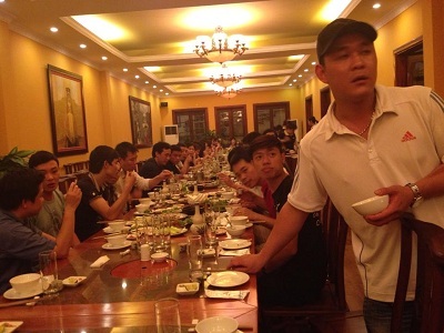 Địa chỉ quán dê mới hấp dẫn - 2 Tiệc liên hoan công ty tại Quán Dê 98 Mai Hắc Đế.