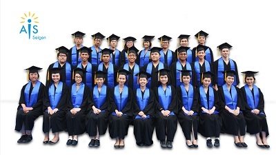 Học sinh Lớp 12 AIS trong ngày tốt nghiệp.