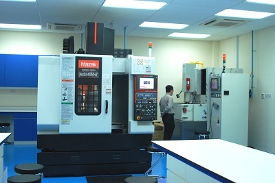 Khoá học kỹ thuật tại MDIS được liên kết và cấp bằng bởi Đại học danh tiếng Bradford, Anh Quốc.