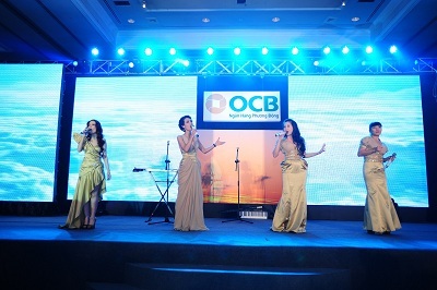 Linh Nga đắm mình trong ánh sáng Phương Đông