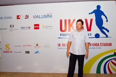 Giải bóng đá của Hiệp hội cựu du học sinh Anh tại Việt Nam - UKAV Cup 2013 - 6 Hoa hậu thân thiện Dương Thùy Linh đảm nhiệm vai trò MC trong đêm Trao giải.