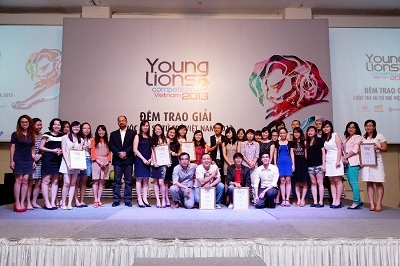 Tất cả thí sinh đã có mặt và chia sẻ niềm vui cùng nhau.