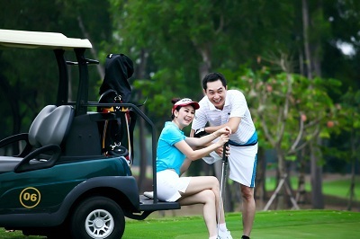 Mỹ Vân, Khương Thịnh rủ nhau chơi Golf