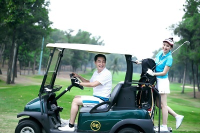 Mỹ Vân, Khương Thịnh rủ nhau chơi Golf