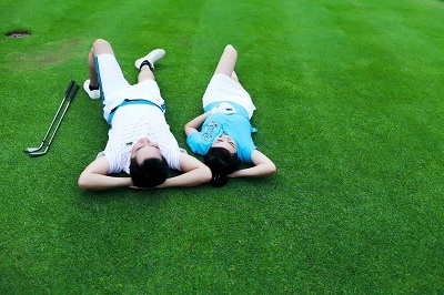 Mỹ Vân, Khương Thịnh rủ nhau chơi Golf