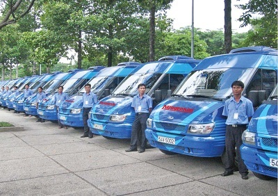 Giải pháp khi mua máy lạnh mùa nắng nóng - 2 Đội ngũ giao nhận, lắp đặt chuyên nghiệp của Nguyễn Kim.